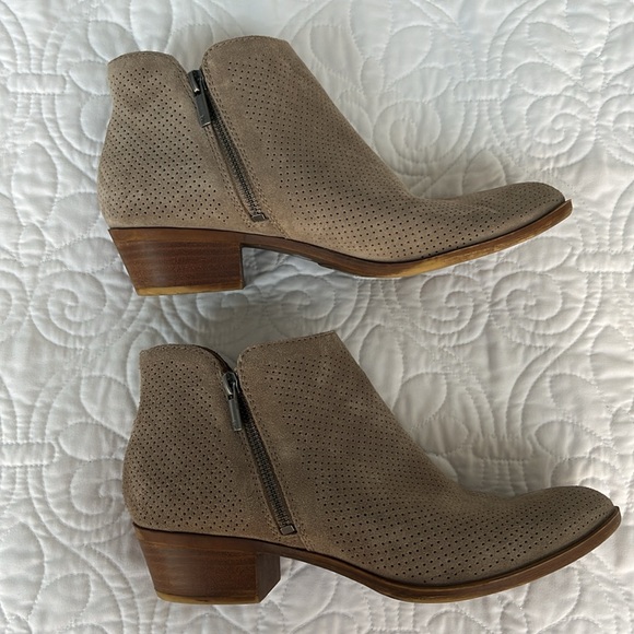 Women’s size 9.5 Lucky Brand boots - Picture 3 of 6